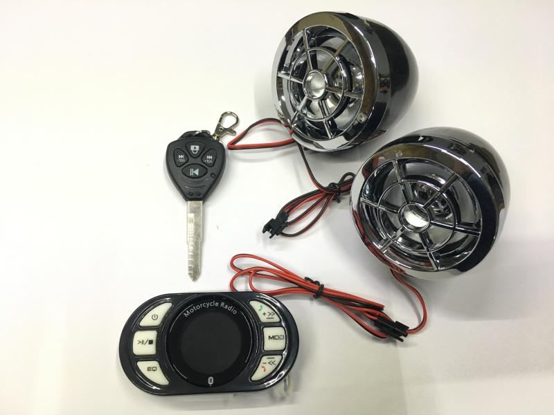BOCINAS C/ALARMA BLUETOOTH CON PANTALLA NEGRO