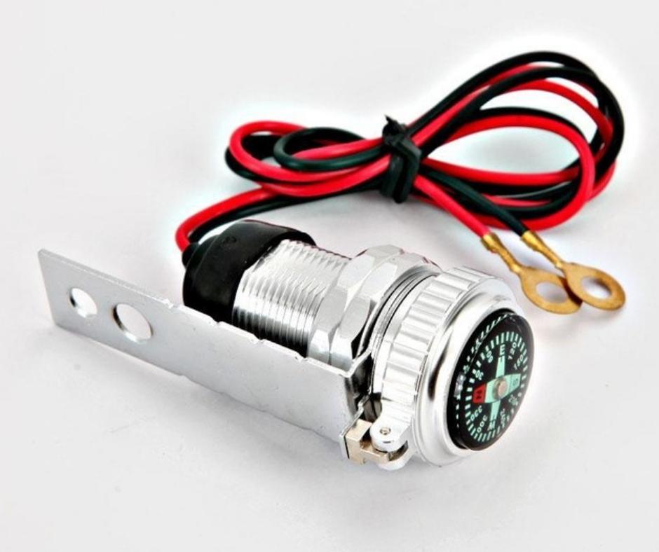 CARGADOR USB BRUJULA PLATA