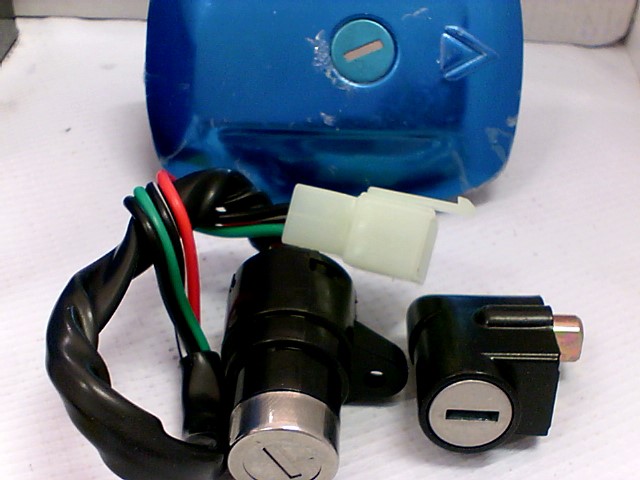 SWITCH MASUDA ENCENDIDO FT110 C/TAPON MASUDA GAS /SEGURO MASUDA ASIENTO