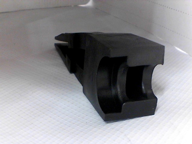 DESLIZADOR DE CADENA(HUESO) AT-110RT/AT-110RT C/LED NEGRO