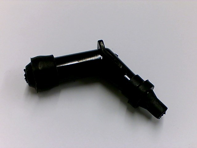 CAPUCHON DE BUJIA PREMIUM DE MOTONETAS 125CC 150CC (130 GRADOS)