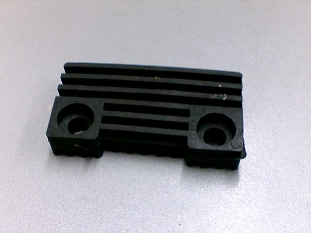 GOMA DE BASE DE TANQUE RECTANGULAR MOTOS 125CC 150CC ESTRIADA