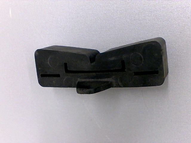GOMA DE BASE DE TANQUE RECTANGULAR MOTOS 125CC 150CC