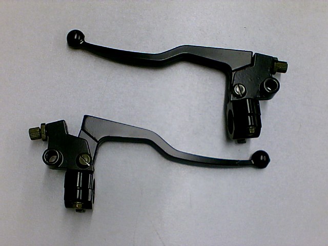 MANIJA EMBRAGUE Y FRENO C/BASE SUZUKI EN 125