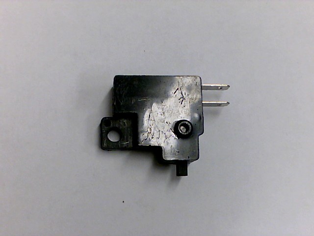 INTERRUPTOR CUADRADO DE FRENO DE BOMBA DERECHA, FORZA 150, FT150, DINAMO, CROSS, MOTONETAS