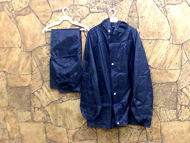 IMPERMEABLE DOS PIEZAS PANTALON Y CHAMARRA COLOR AZUL OSCURO