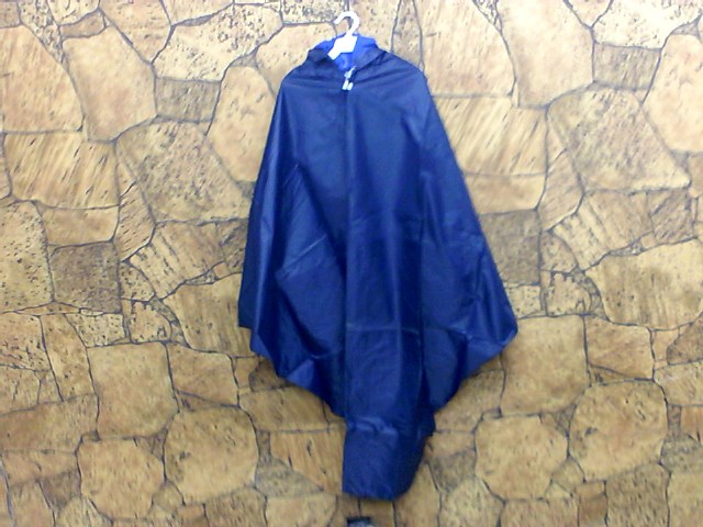 IMPERMEABLE TIPO CAPA AZUL OSCURO
