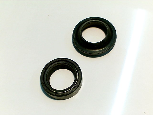RETEN Y CUBREPOLVO DE SUSP SUZUKI AX4/KURAZAI ATOM 150/STRADA 90 27*37*10.5