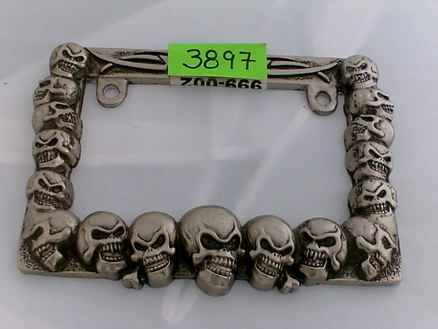 PORTAPLACA CALAVERAS