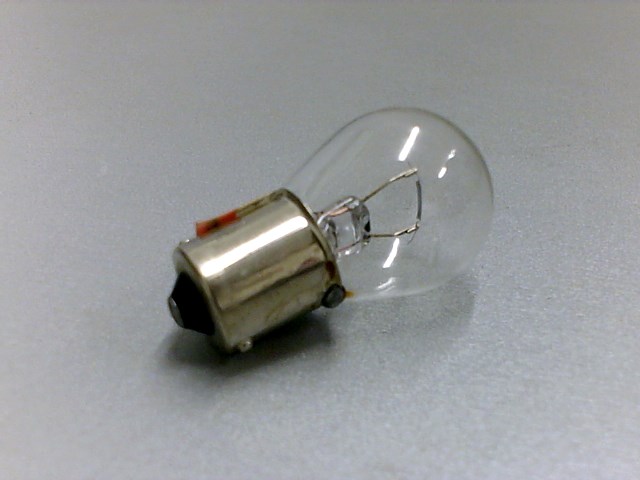 FOCO CALAVERA STOP UN POLO AUTOMOTRIZ 12V 32W (CAJA 20PZAS)