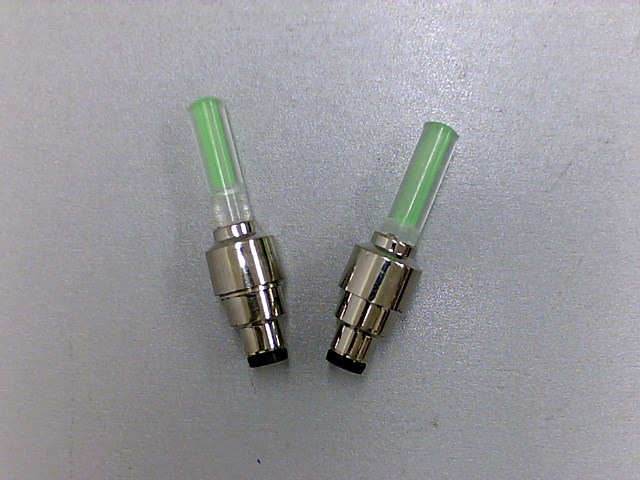 TAPON VALVULA AIRE C/LUZ LED COLORES SURTIDOS